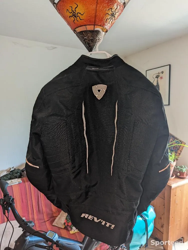 Blouson de moto Revit d'occasion Ajouté le : 17/06/2023