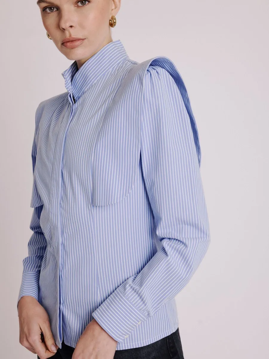 Chemise CELES | Chemise bleue cintrée à épaulettes et col montant