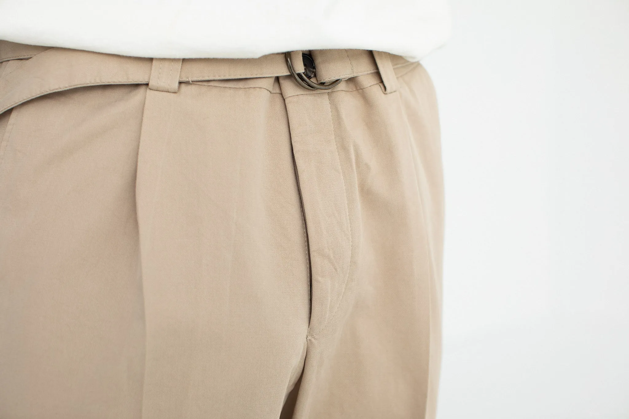 Chino Militaire à Pince Beige