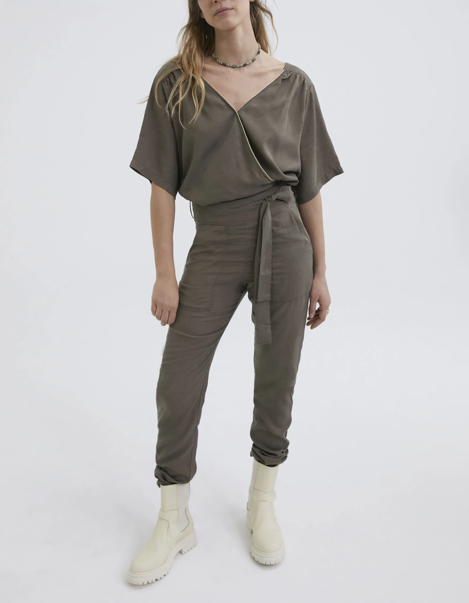 Combinaison cache-cœur kaki en Lycocell™ Femme 