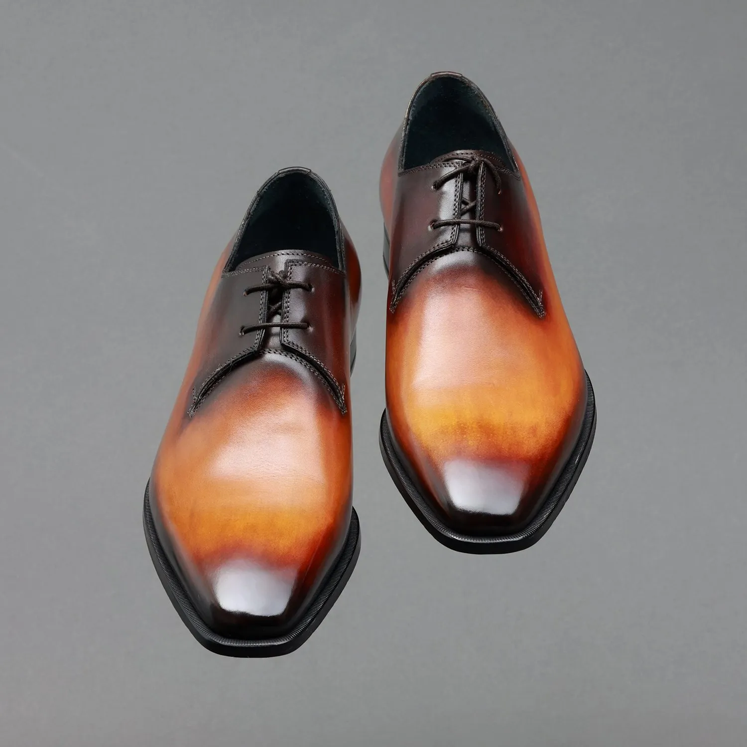Derby Whole Cut en cuir de veau Cognac