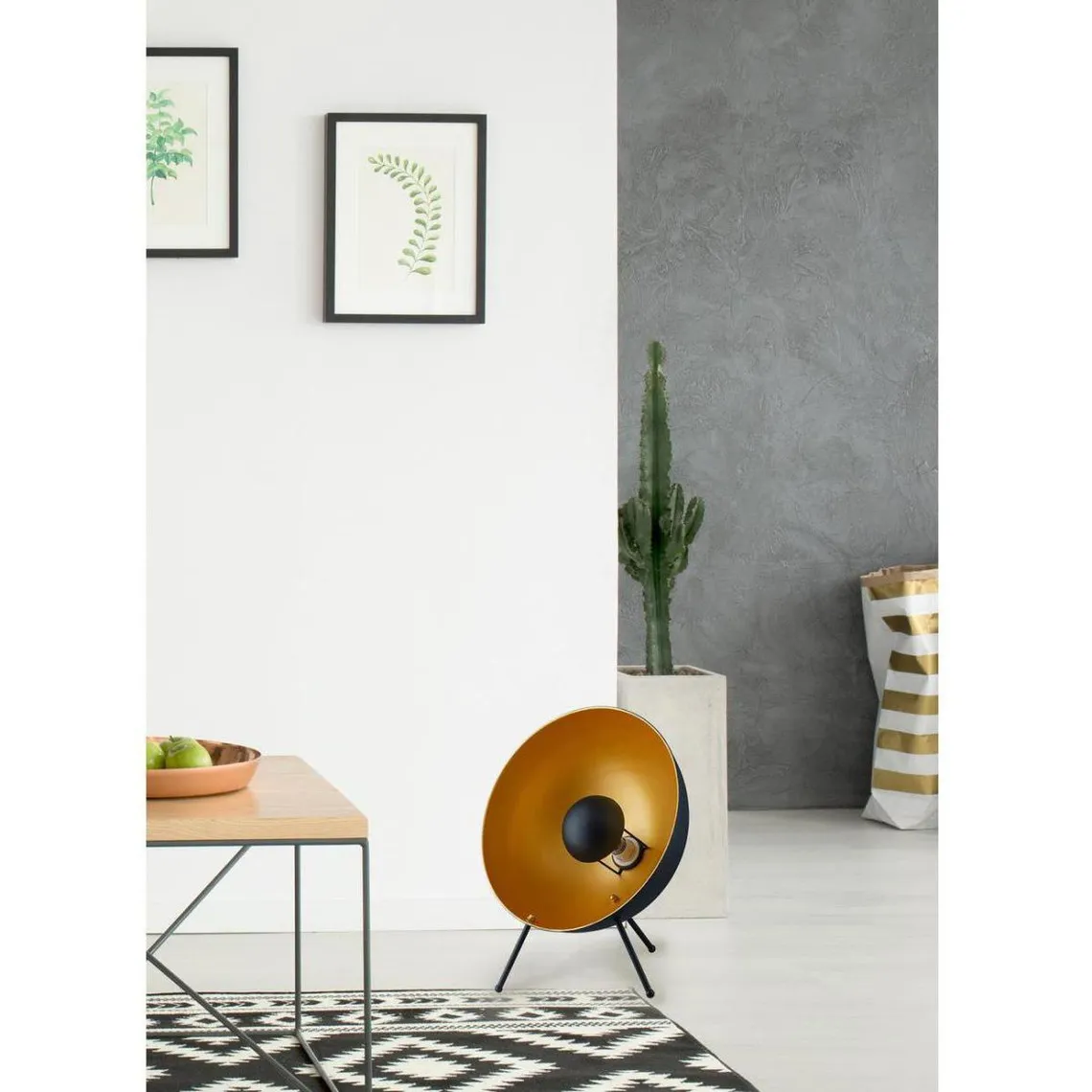 Lampe trépied style projecteur en métal Boll Noir | 3 Suisses