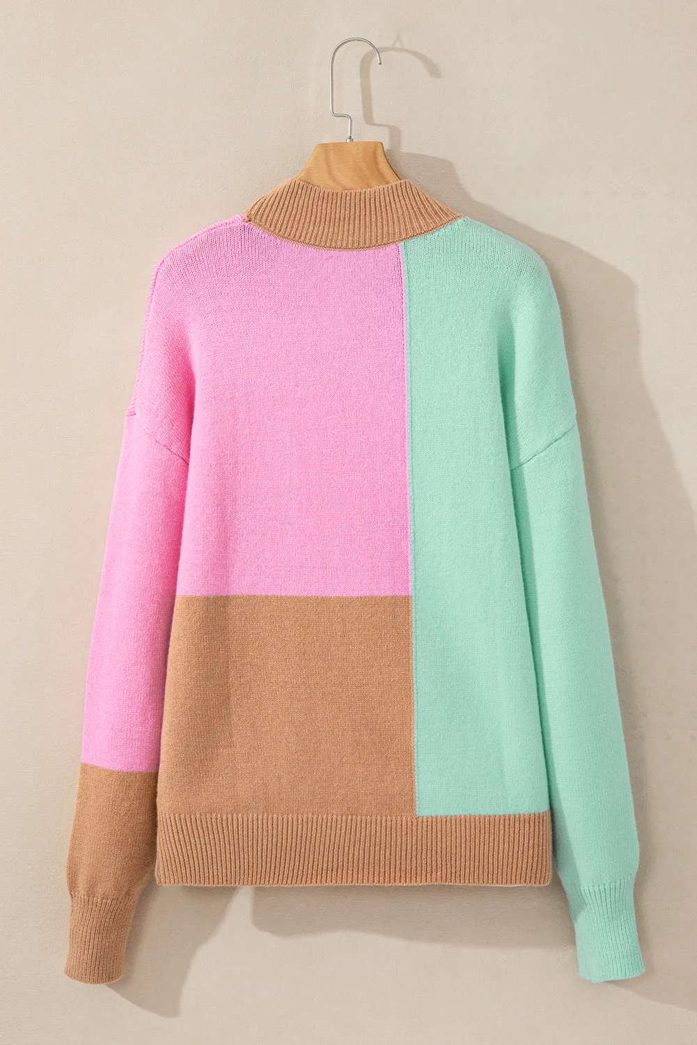 Pull multicolore à col montant et bordure ctelée color block