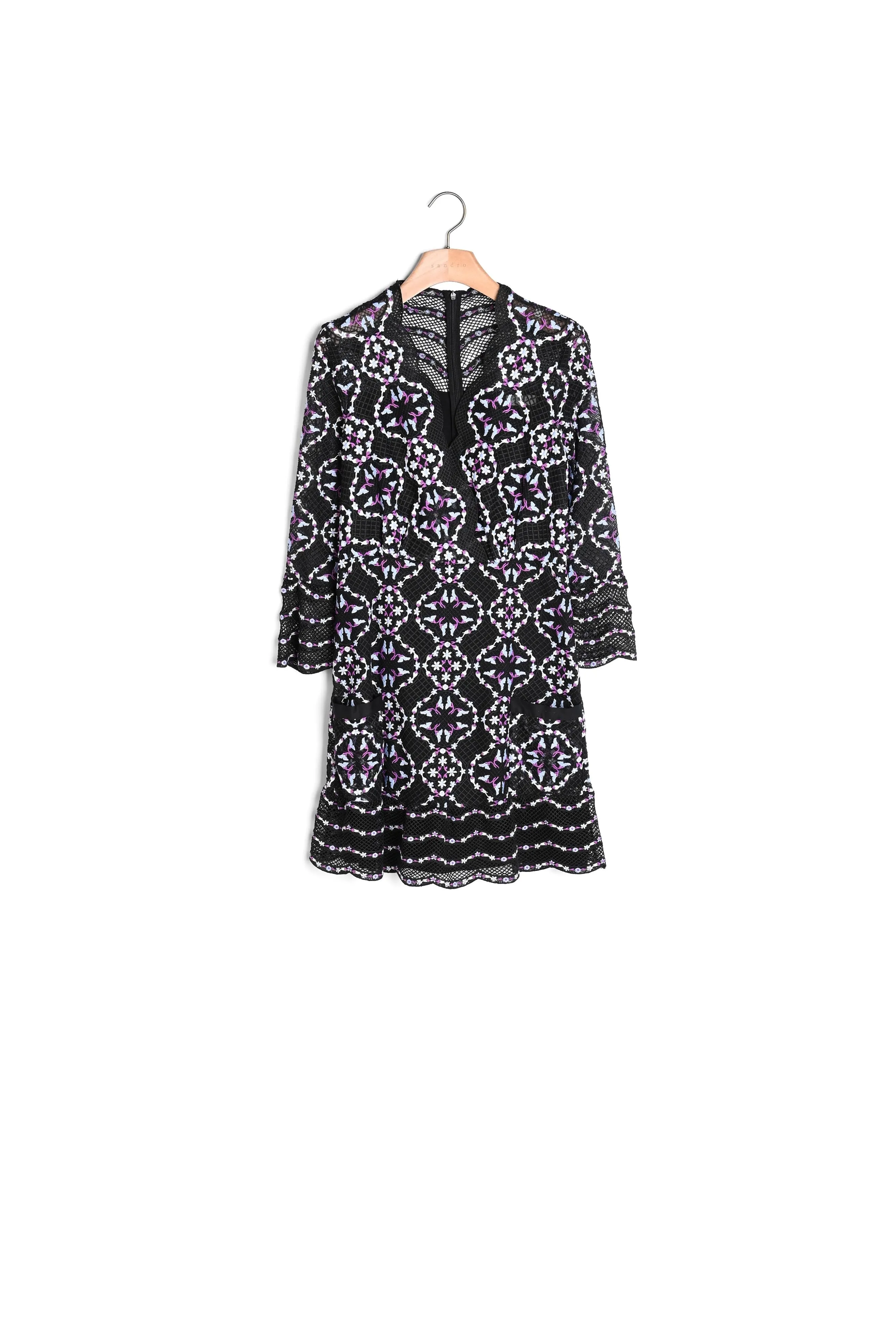 Robe courte en guipure