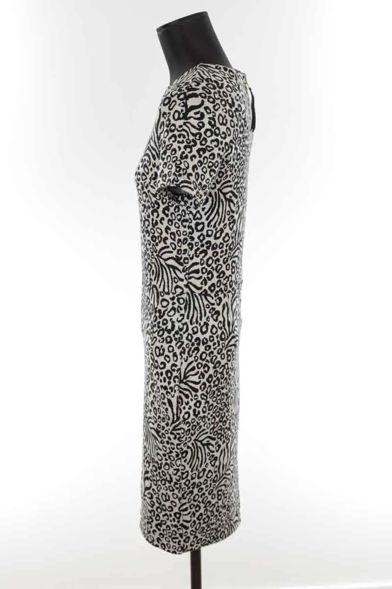 Robe en laine  Essentiel Antwerp blanc. Matière principale laine. Taille 36.