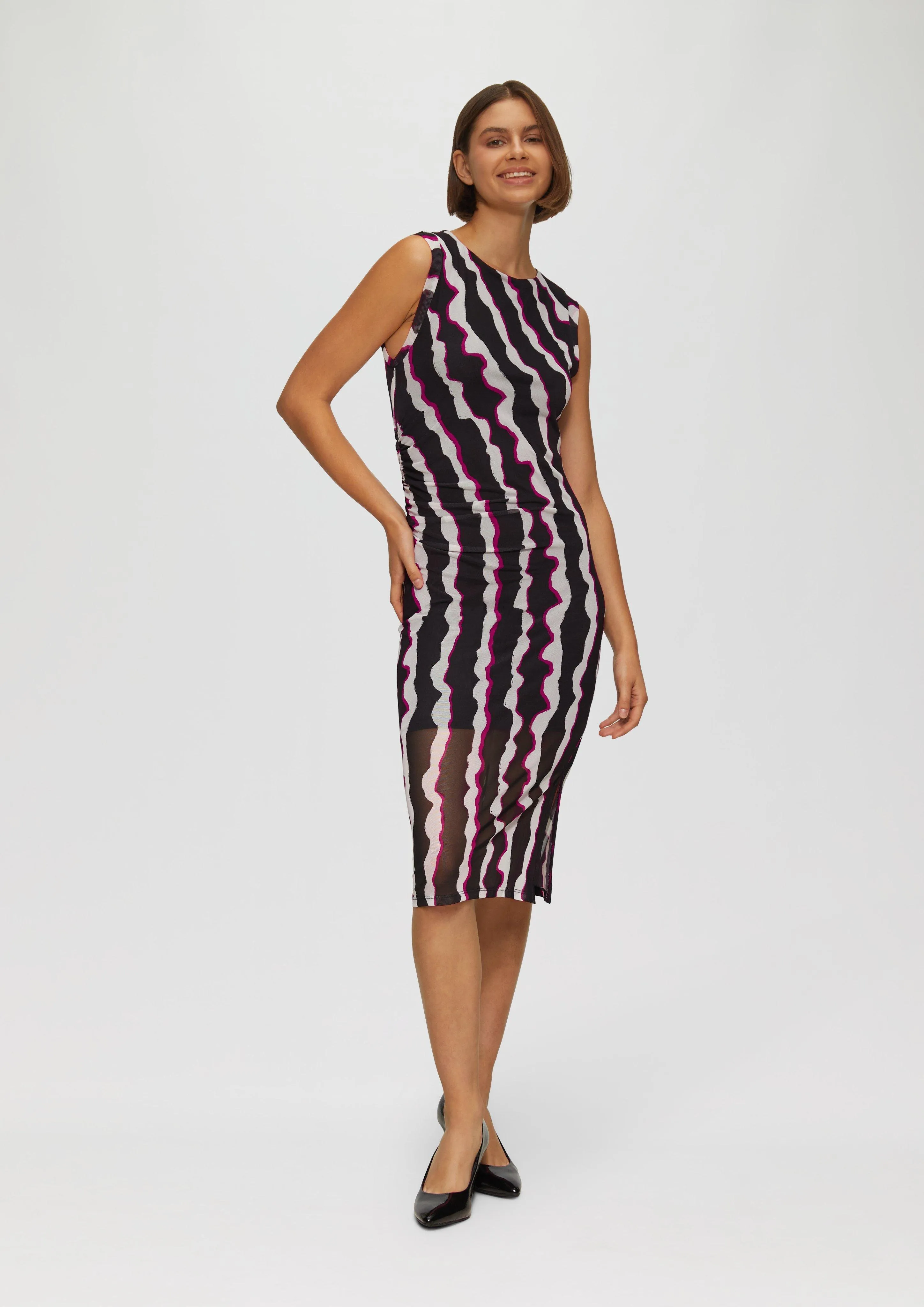 Robe en maille à motif froncée sur les côtés